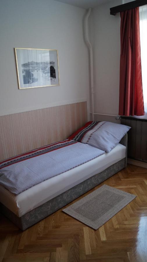 Apartment Sinko - Free Garage Parking, Central, 2 Bedrooms 4 Single Beds, Flexi Check-Out Будапешт Екстер'єр фото
