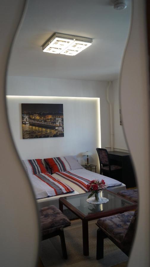 Apartment Sinko - Free Garage Parking, Central, 2 Bedrooms 4 Single Beds, Flexi Check-Out Будапешт Екстер'єр фото