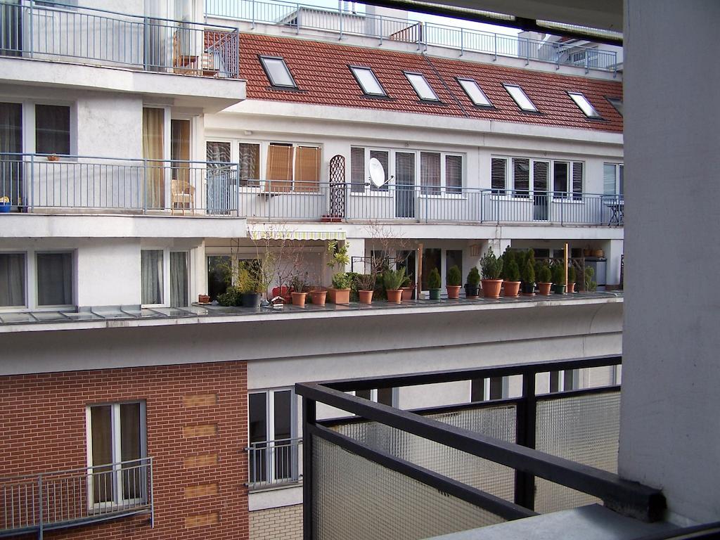 Apartment Sinko - Free Garage Parking, Central, 2 Bedrooms 4 Single Beds, Flexi Check-Out Будапешт Екстер'єр фото